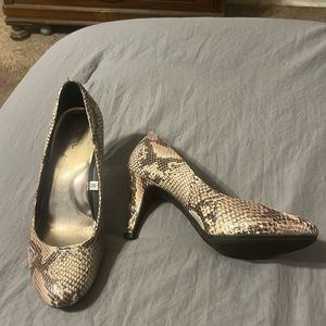 Merona faux snake skin pumps. Work once